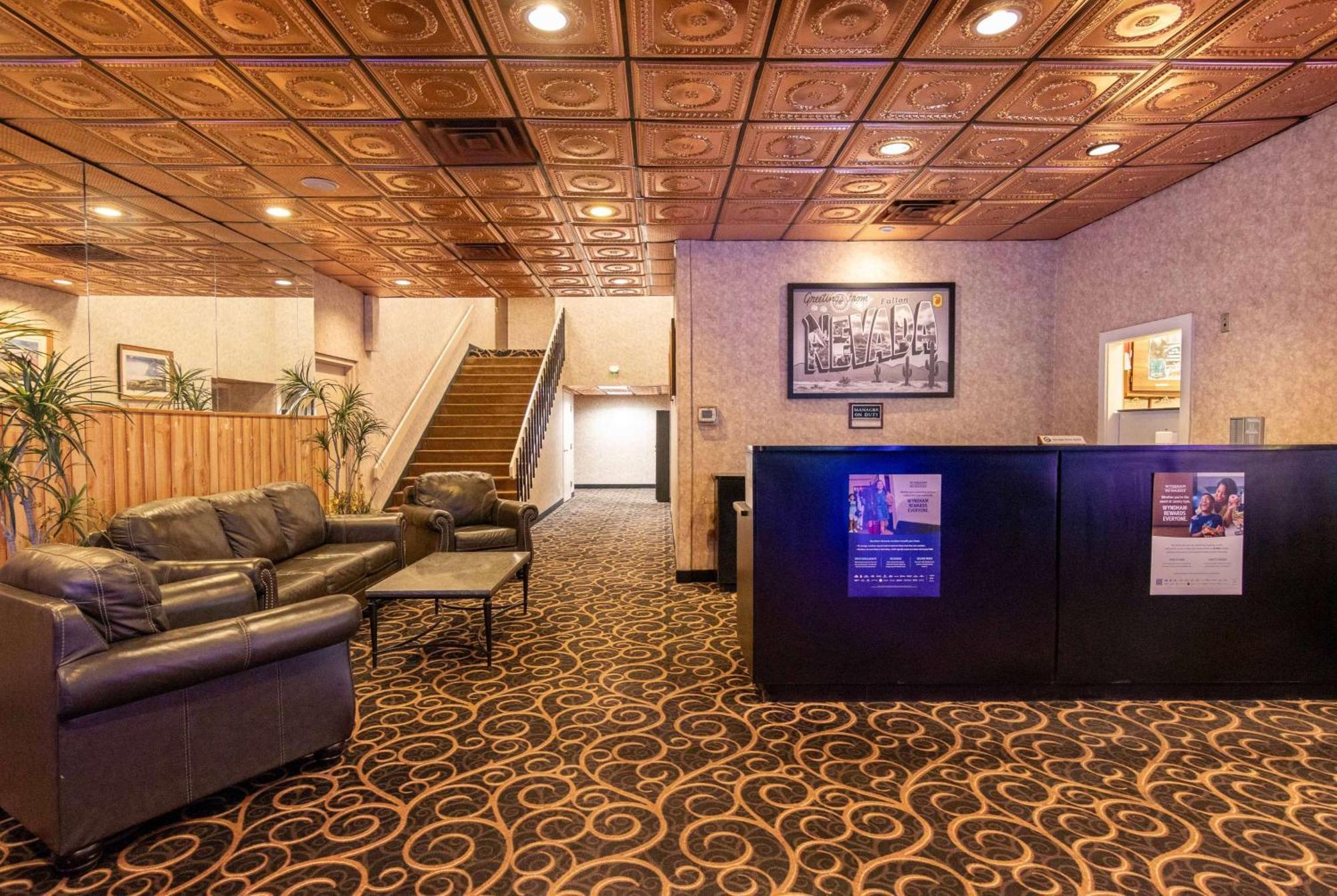 Super 8 By Wyndham Fallon Extérieur photo