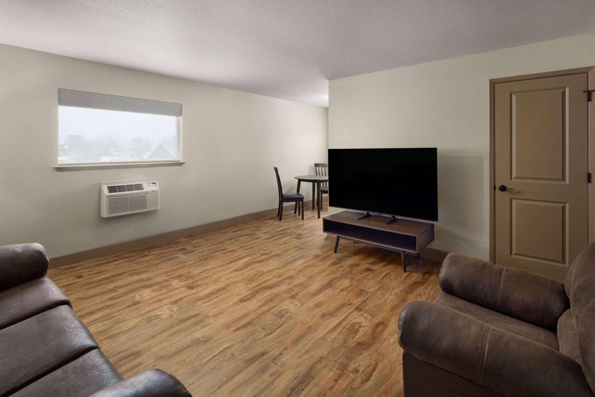 Super 8 By Wyndham Fallon Extérieur photo