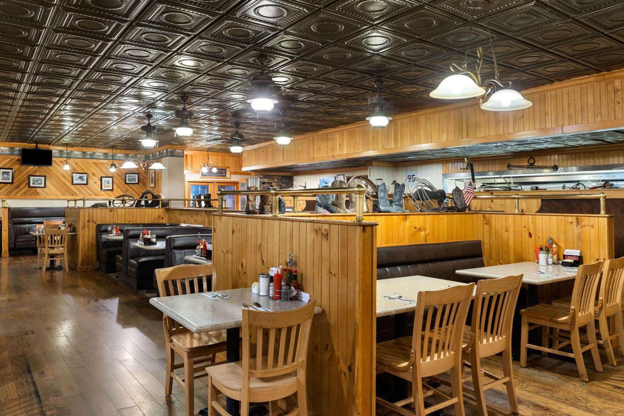 Super 8 By Wyndham Fallon Extérieur photo