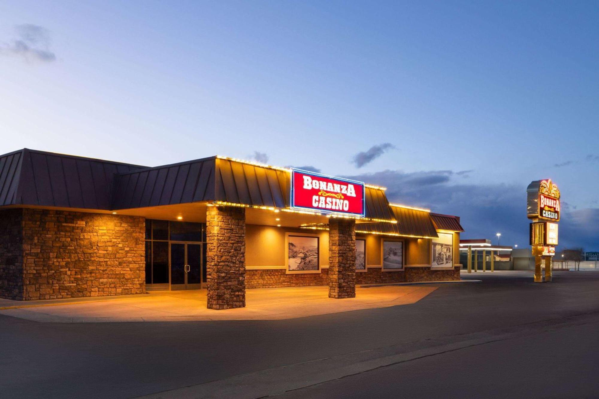 Super 8 By Wyndham Fallon Extérieur photo