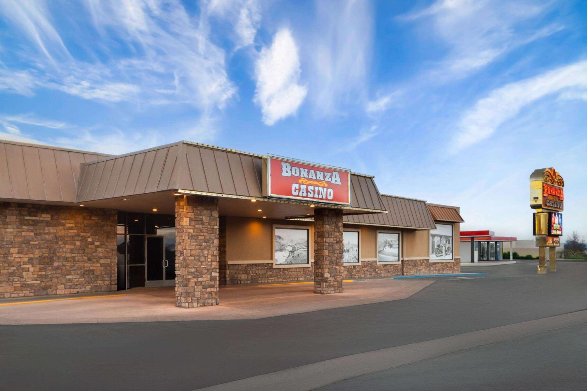 Super 8 By Wyndham Fallon Extérieur photo